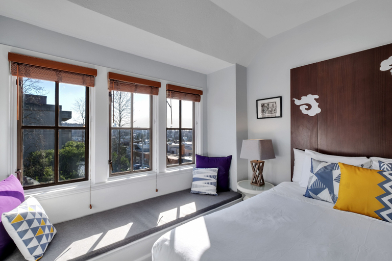 Bedroom 4, College Inn – European Style Hotel, Seattle