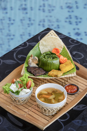 Food & Drinks 19