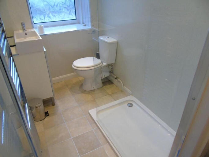 Bathroom 2, Snug - Tearlag Apartment, Argyll and Bute