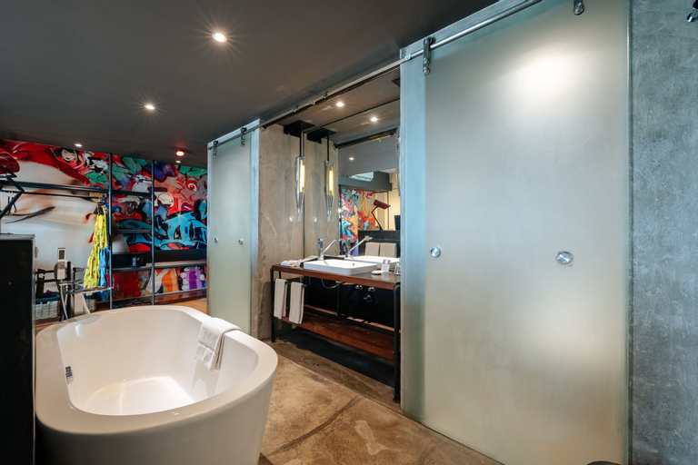Bathroom 13