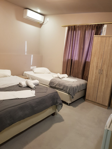 Bedroom 3, Hotel Lux, Attica