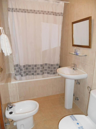 Bathroom 5, Hotel París, Granada