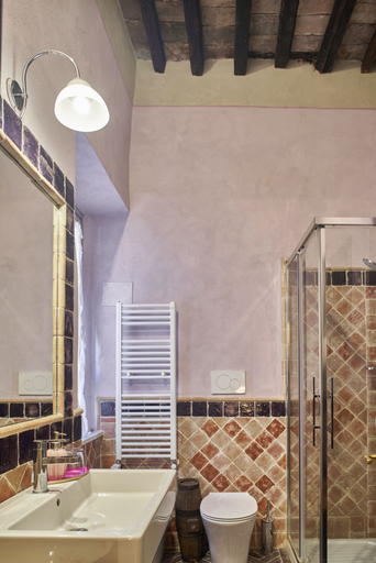 Bathroom 5, alla scala 1746, Siena
