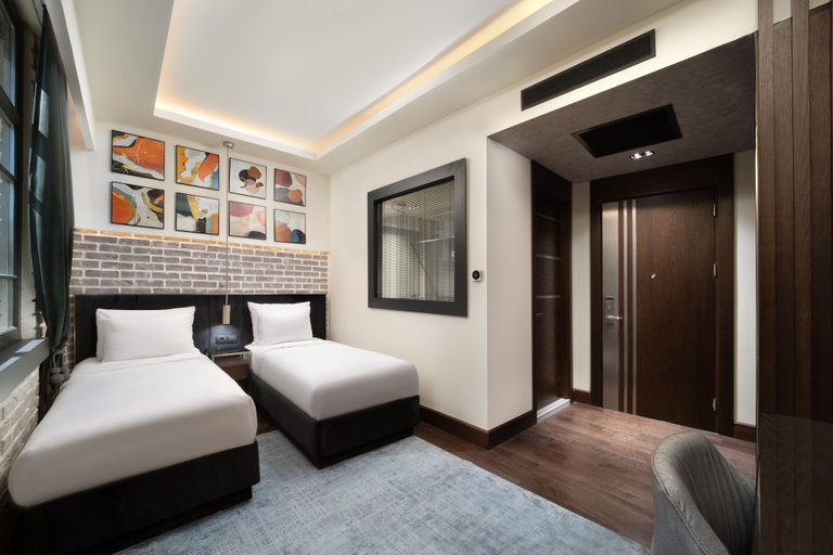 Bedroom 3, DeCamondo Galata, a Tribute Portfolio Hotel, Beyoğlu