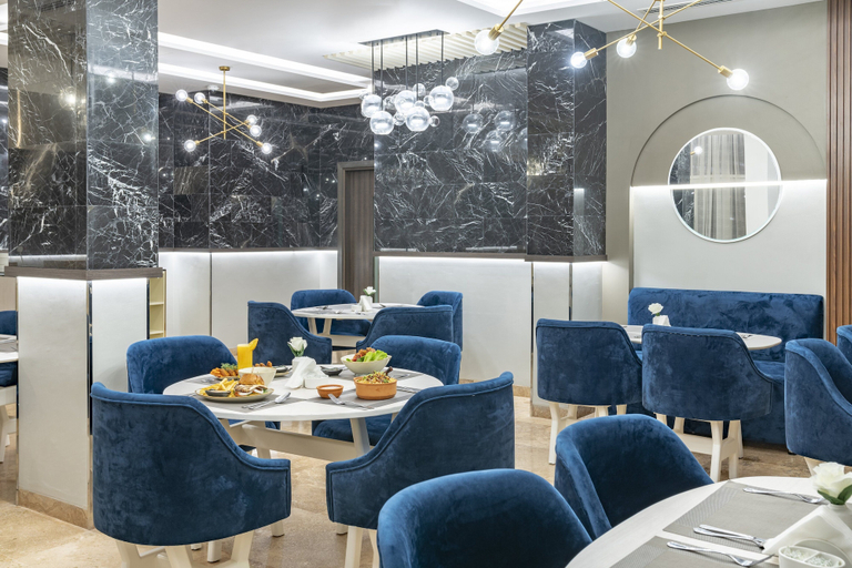 Food & Drinks 5, Citadines Al Ghubrah Muscat, Bausher