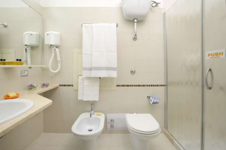 Bathroom 5, Hotel Oasis, Sassari