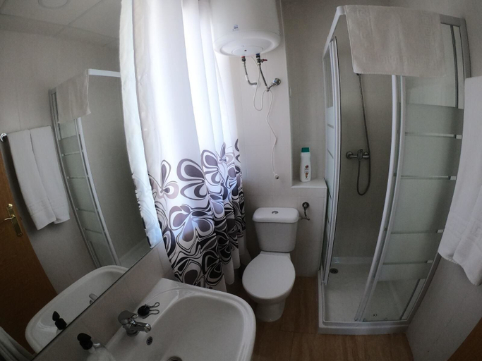 Bathroom 5, Hostal El Paraíso, Alicante