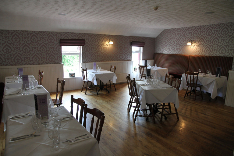 Food & Drinks 5, 5 Corners Guest Inn, Antrim and Newtownabbey