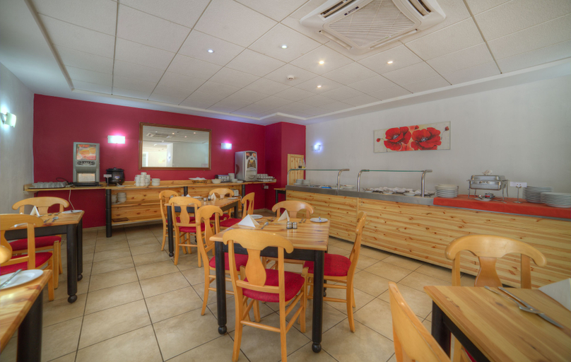 Food & Drinks 5, Hotel Primera, Saint Paul's Bay