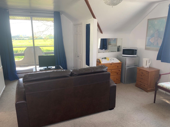 Others 4, Wayside B&B, Wiltshire