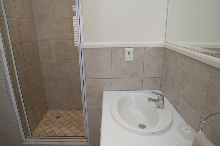Bathroom 4, Villa 5, Eden