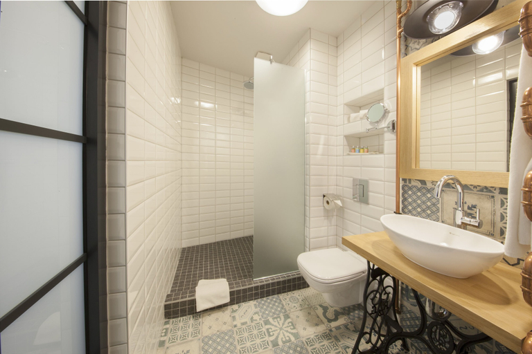 Bathroom 5, Hotel Memories OldTown, Budapesti