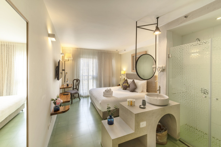 Bathroom 5, Margosa Hotel