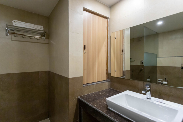 Bathroom 5, Gorkha Garden Hotel, Gandaki