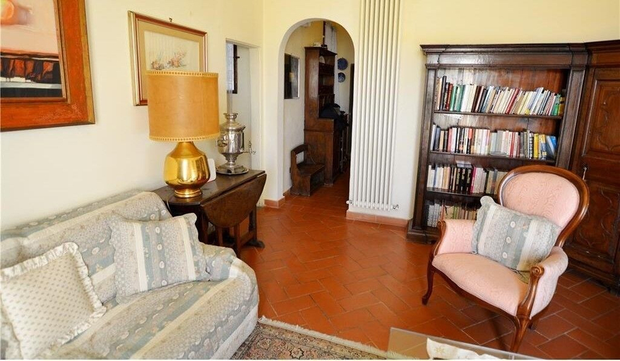 Living area 5, Annunziata Terrace apartment, Florence