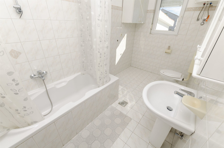Bathroom 5, Apartments Verica, Sukošan