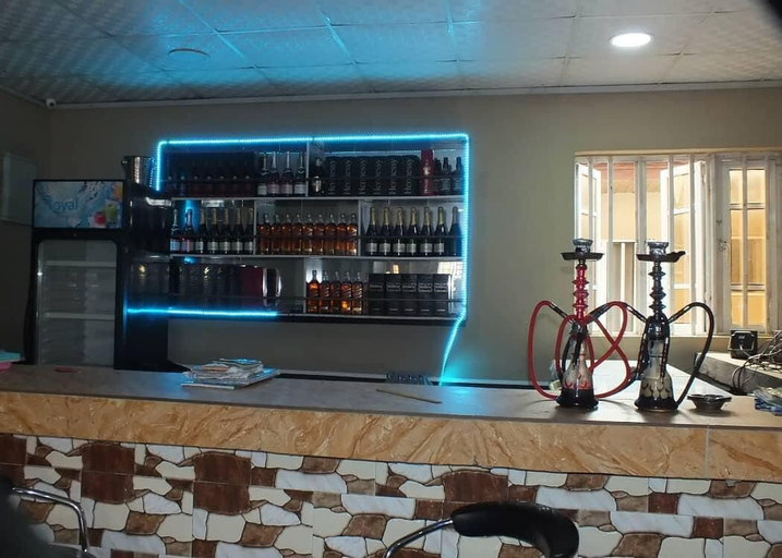 Food & Drinks