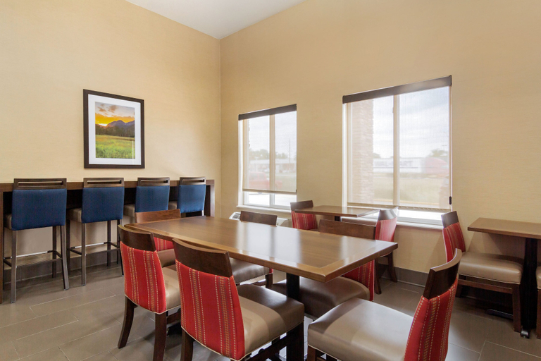 Food & Drinks 5, Comfort Inn & Suites Greeley, Weld
