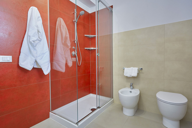 Bathroom 4, Villa Biancolilla, Trapani