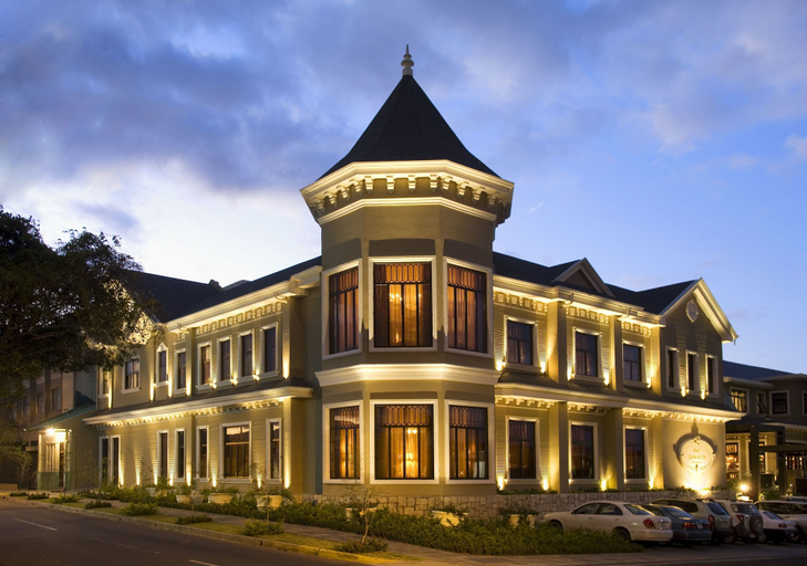 Exterior & Views