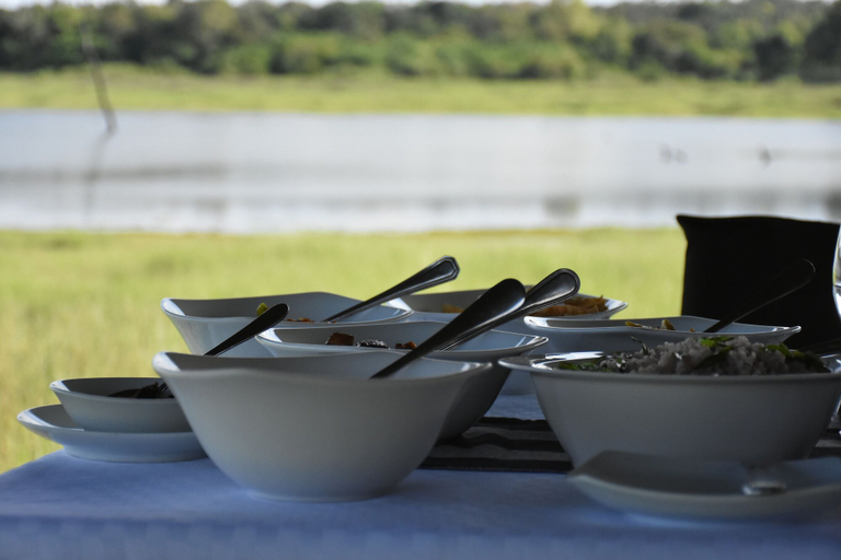 Food & Drinks 3, Explorer by Eco Team - Knuckles, Laggala-Pallegama