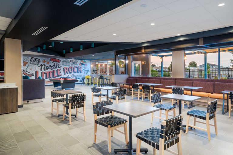 Food & Drinks 5, Tru By Hilton North Little Rock, Pulaski