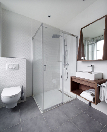 Bathroom 5, Hotel Mercure Brest Centre Les Voyageurs, Finistère