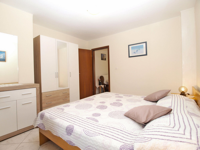 Bedroom 2, Apartment 604, Pula