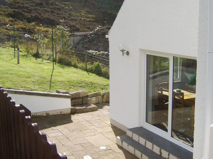 Others 5, Top House, Highland
