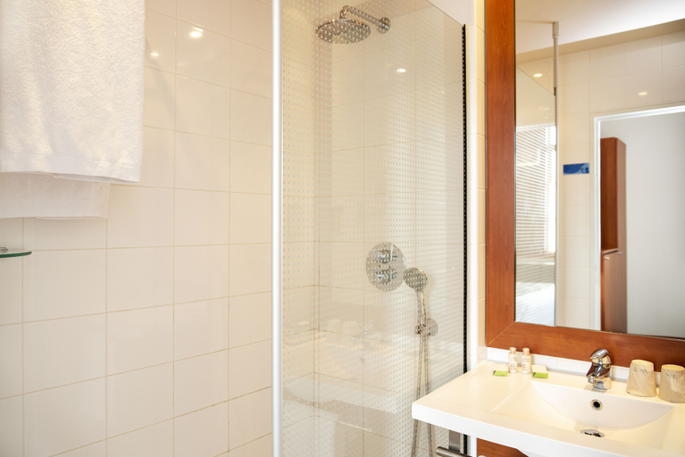 Bathroom 4, Best Western Plus Hotel Colbert, Indre