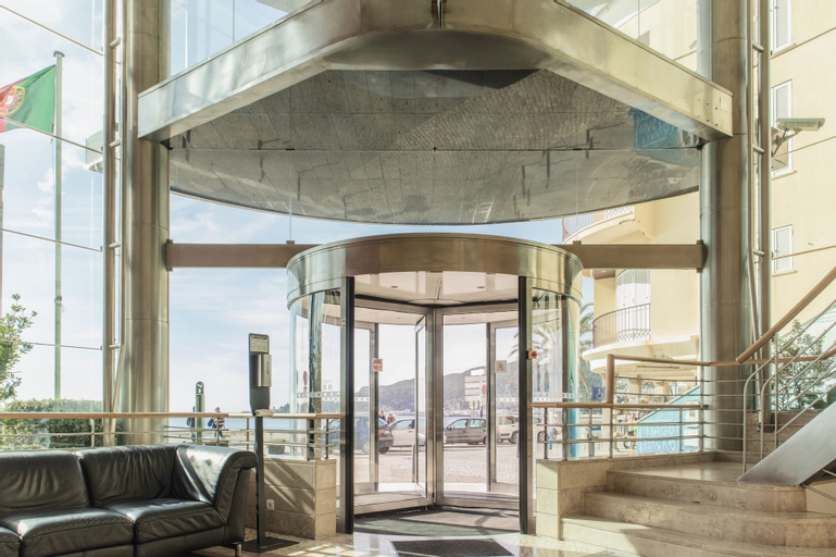 Exterior & Views 16