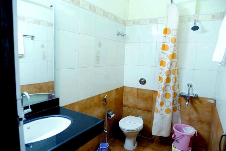 Bathroom 3, Prayag Inn, Kaushambi