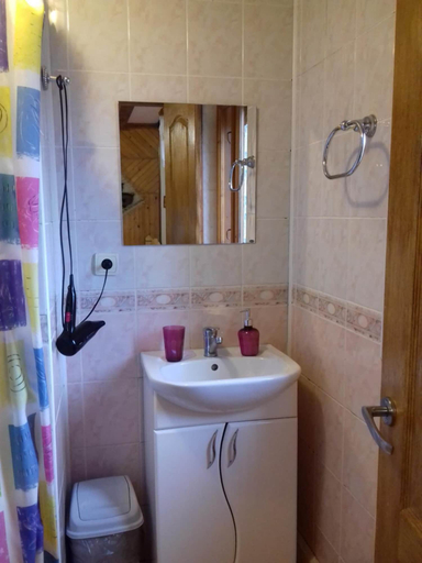 Bathroom 3, Grunyk Guest House, Nadvirnians'kyi