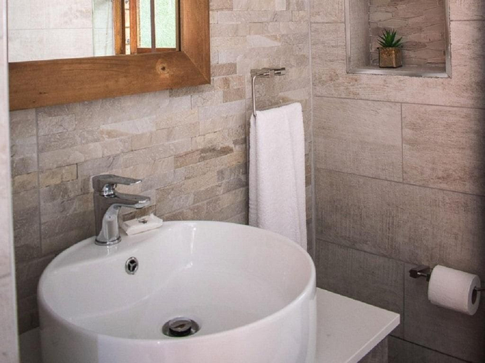 Bathroom 4, Inyamatane 227B Kruger Park Lodge, Ehlanzeni
