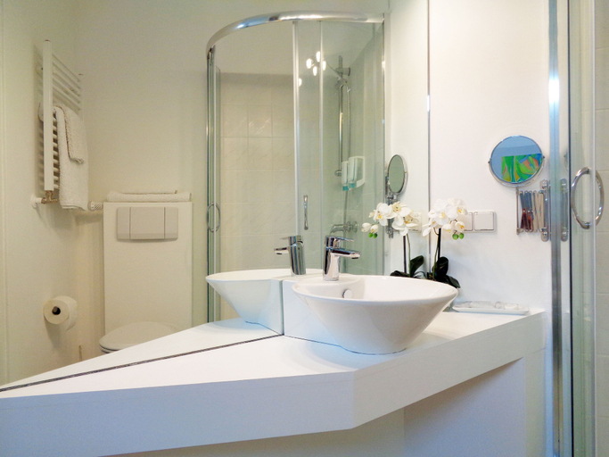 Bathroom 5, Apartment Puell, Börde