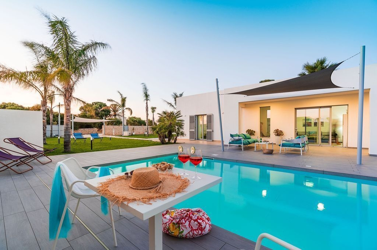 Outdoor pool 3, Villa Nica, Syracuse
