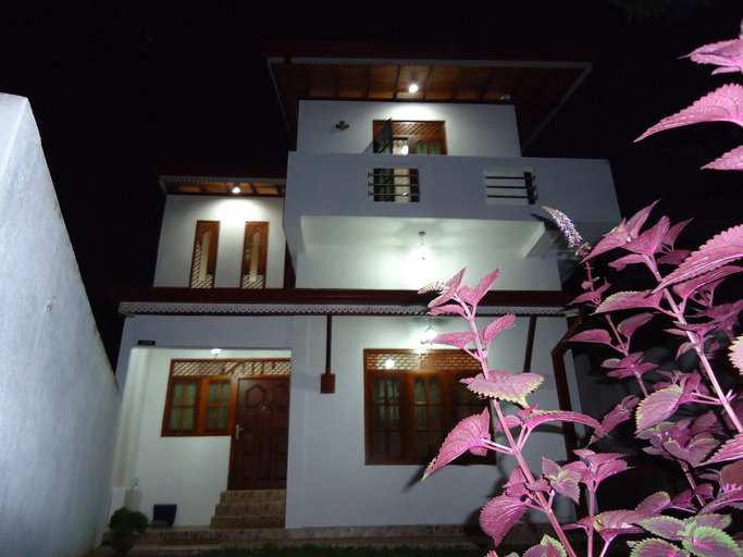Exterior & Views, 1 and 1, Malimbada