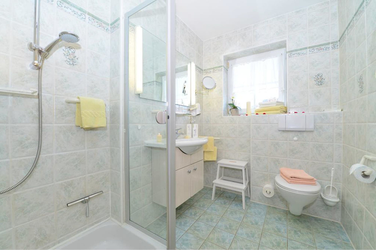 Bathroom 3, Landhaus Hubert's Hüs, Oberallgäu
