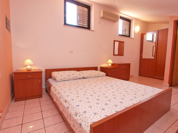 Bedroom 2, Apartment 730, Pula