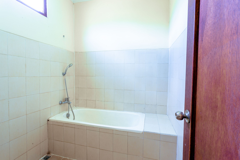 Bathroom 4, Teba House Ubud by ecommerceloka, Gianyar