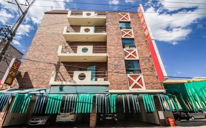 Exterior & Views, Royal Motel, Gwangsan