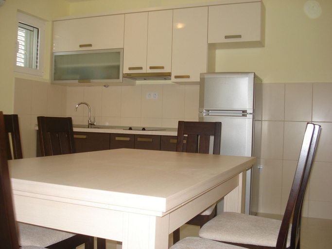 Others 5, Villa Amalia, Omiš