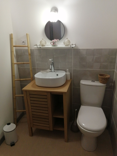 Bathroom, La Belle D'Âme, Pyrénées-Orientales