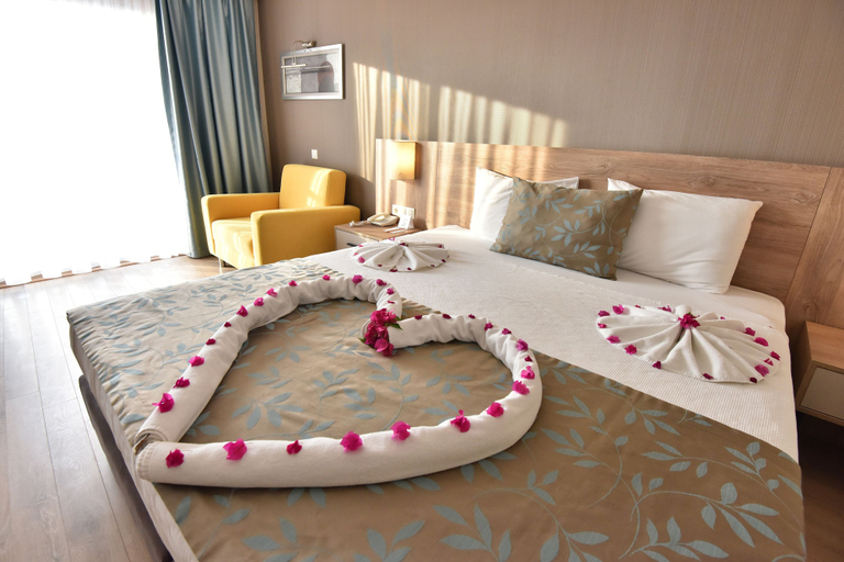 Bedroom 4, Lucida Beach Hotel - Ultra All Inclusive, Kemer