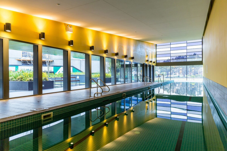 Sport & Beauty, Modern 1 Bedroom in Tranquil Parklands, Melbourne
