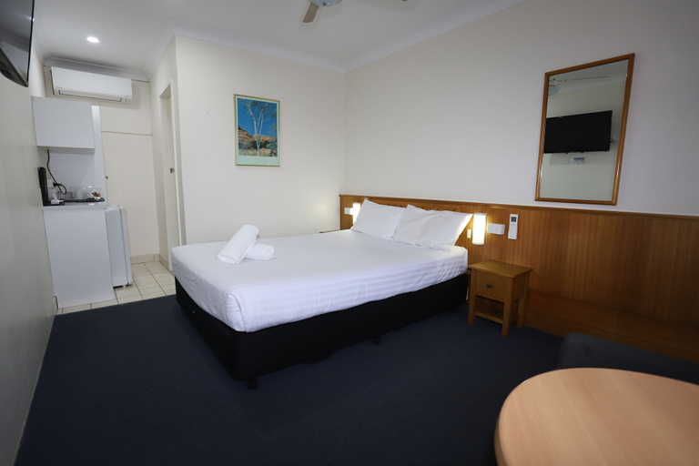 Bedroom 3, Reign Inn Newcastle, Newcastle - Inner City