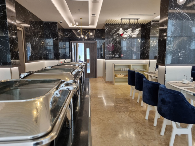 Food & Drinks 5, Citadines Al Ghubrah Muscat, Bausher