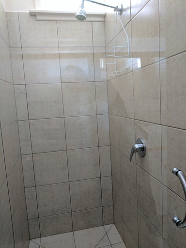 Bathroom 3, Lake Bolac Motel, Ararat