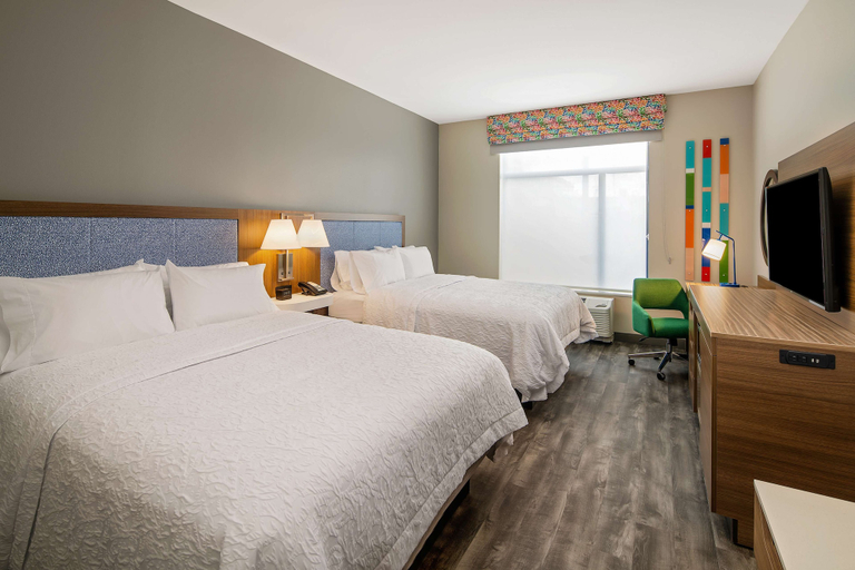 Bedroom 3, Hampton Inn & Suites Raleigh Midtown, Wake