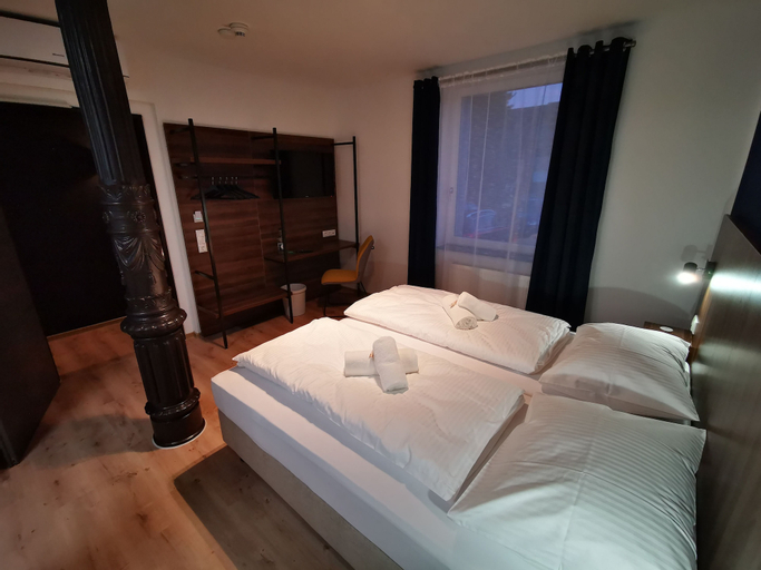 Bedroom 4, Zu Freunden, Hamm